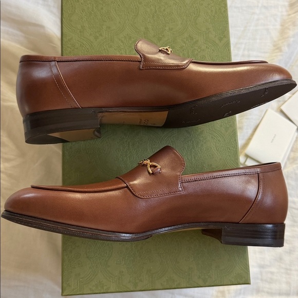 GUCCI Jakarta Brown Leather Gold GG Chain detail Mens Classy Classic Loafers main image 5